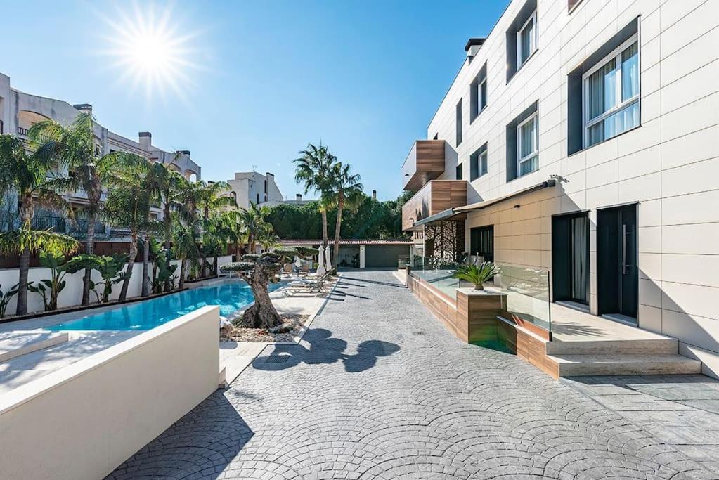 Апартаменты 5 Stelle Piscina, Jacuzzi, Wifi - 2 Min Dal Mare Миами-Плайя Экстерьер фото